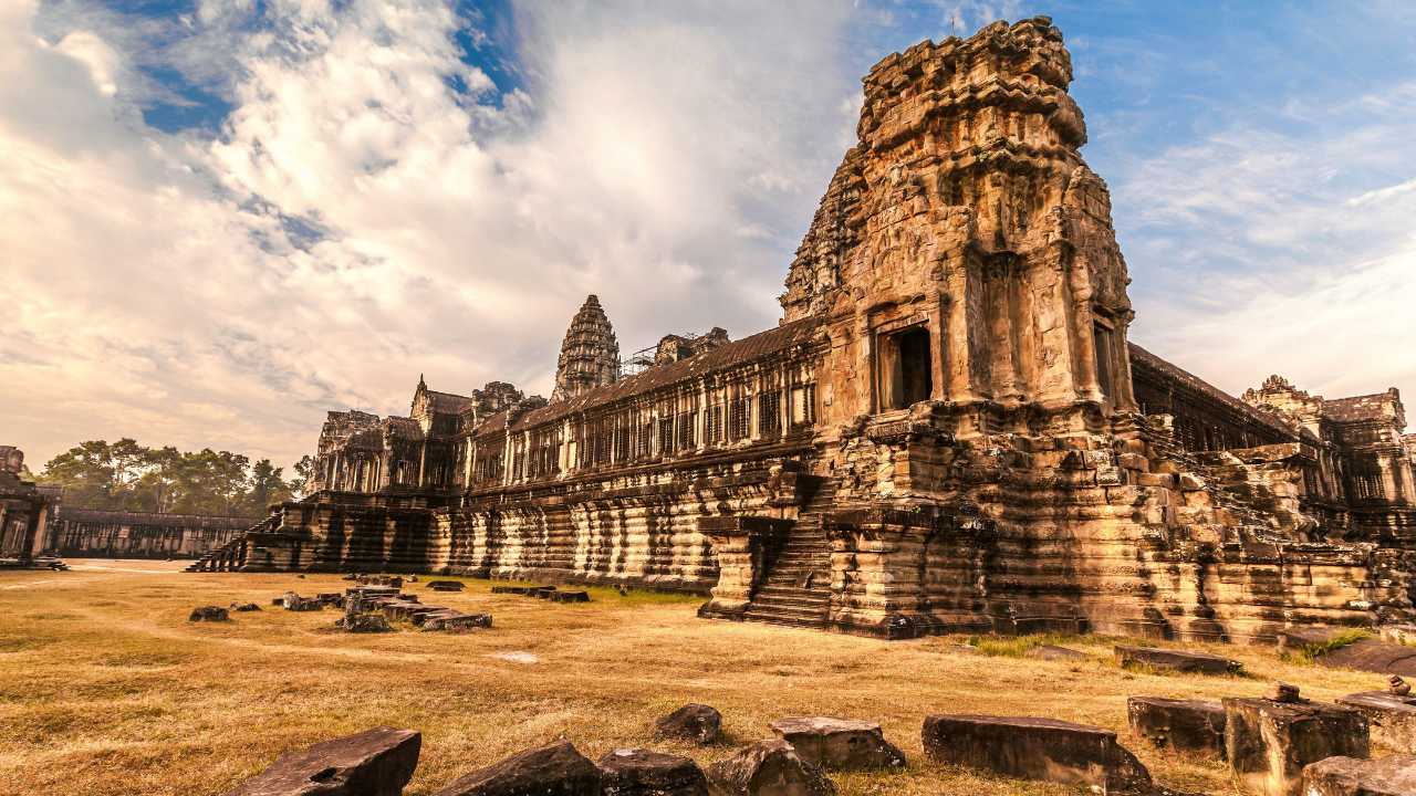 Angkor Wat Temple Tour Experience the Wonders of Ancient